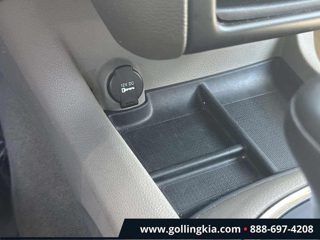 Used 2013 Dodge Durango SXT AWD/4WD image 27