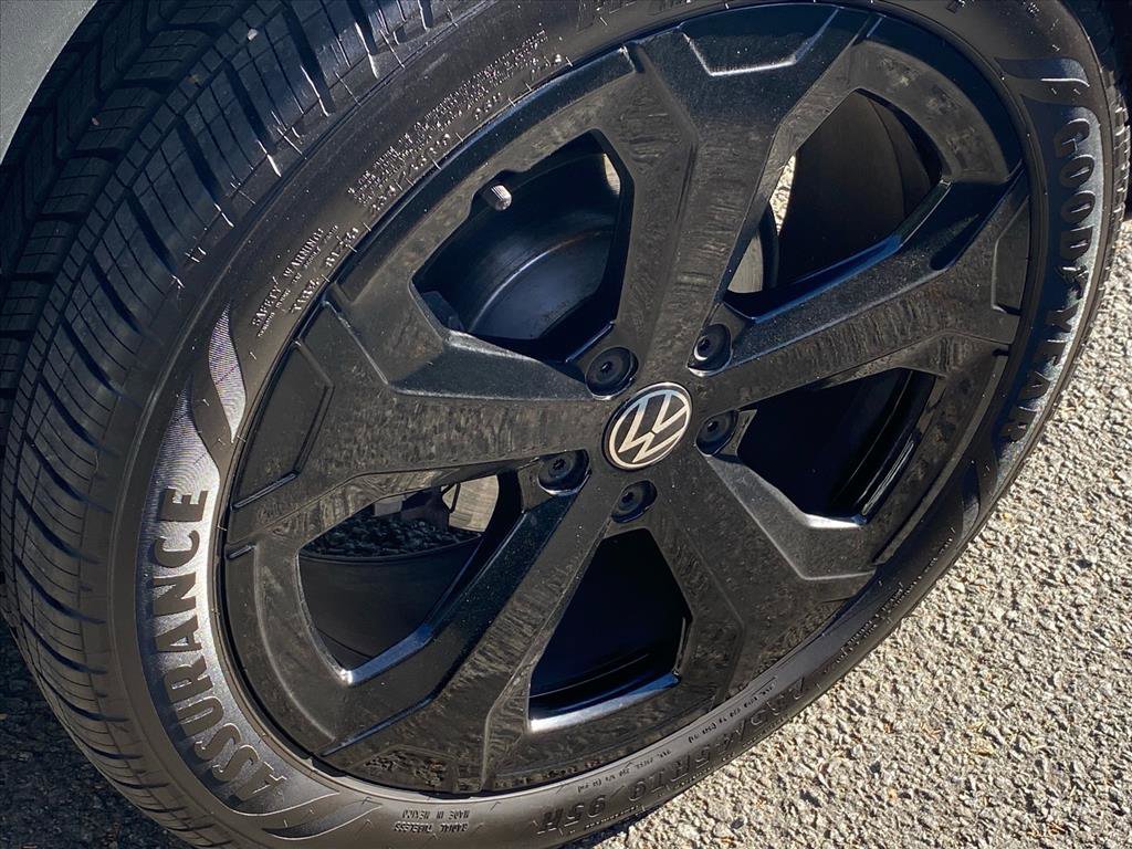 Used 2025 Volkswagen Taos SEL image 20