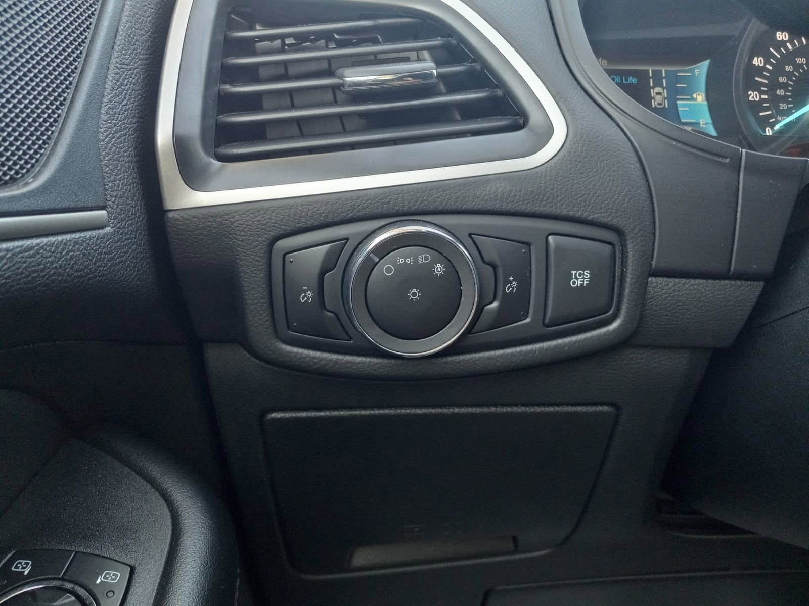 Used 2024 Ford Edge SEL image 23