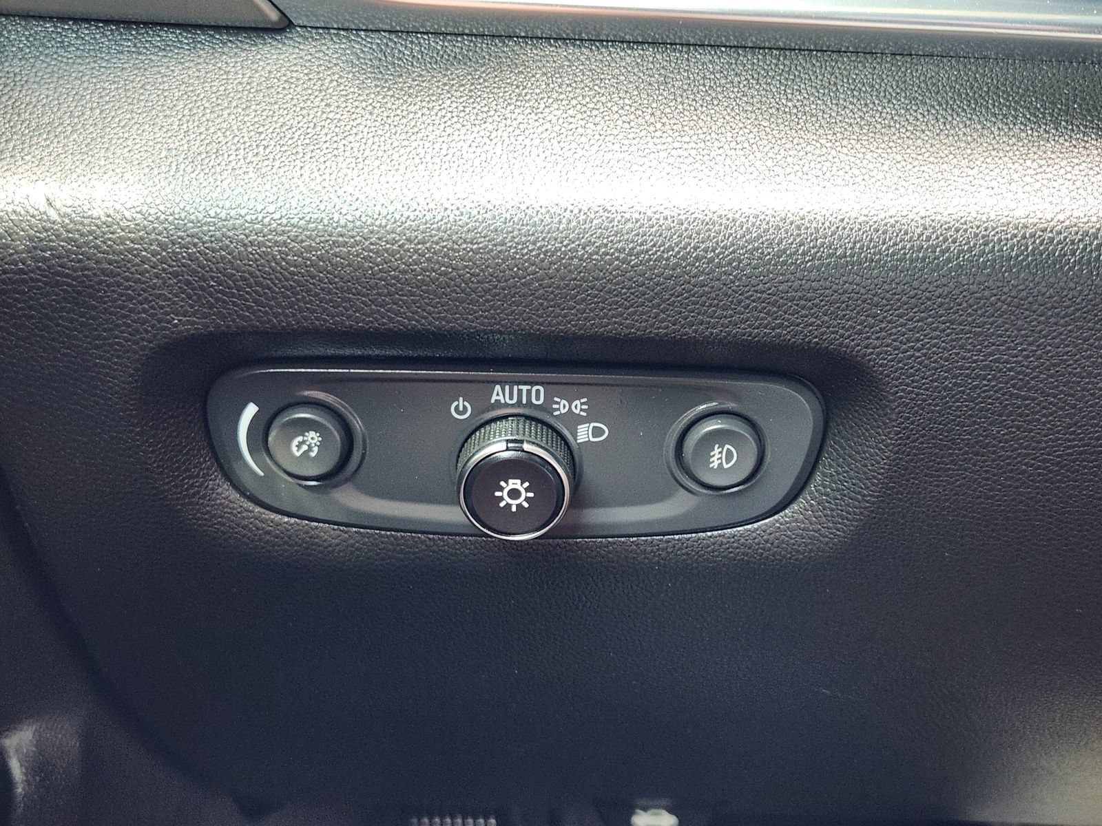 Used 2019 Chevrolet Traverse LT FWD image 26