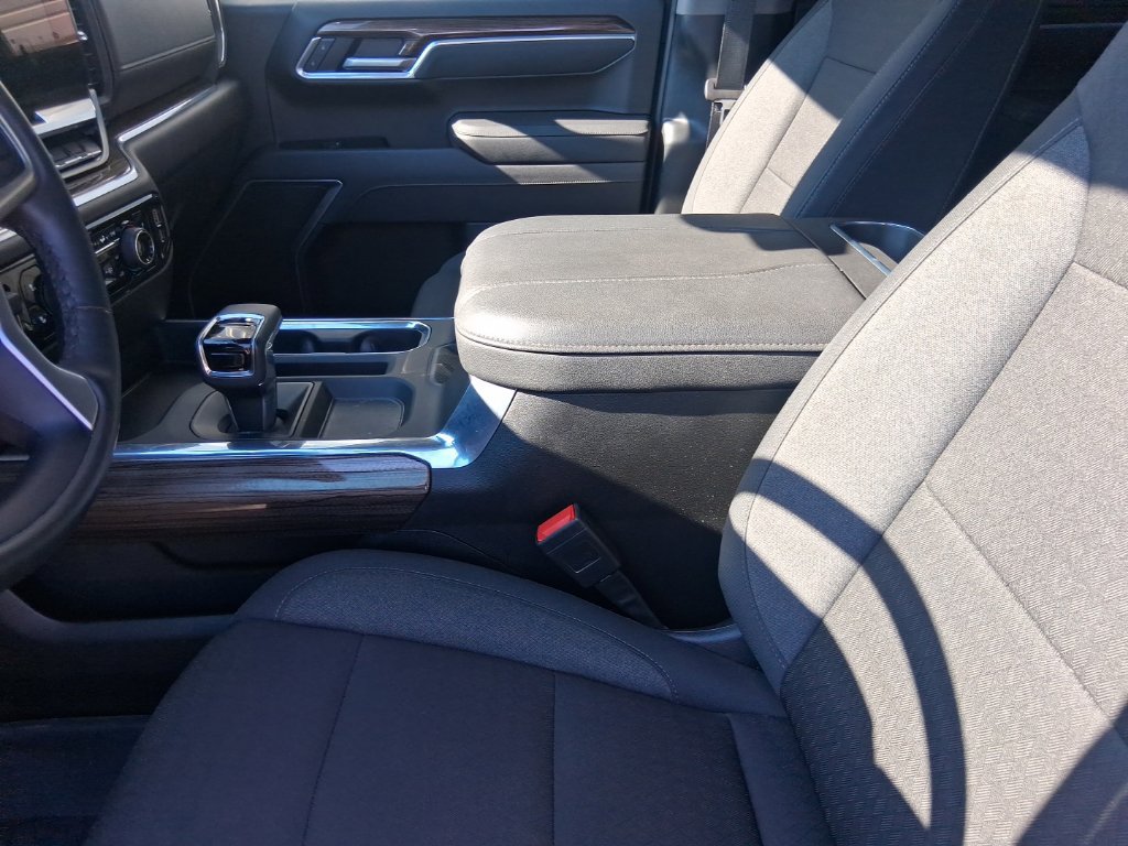 Used 2025 Chevrolet Silverado 1500 RST AWD/4WD image 18