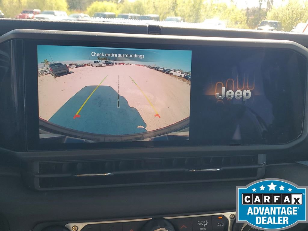Used 2024 Jeep Wrangler Sahara image 32