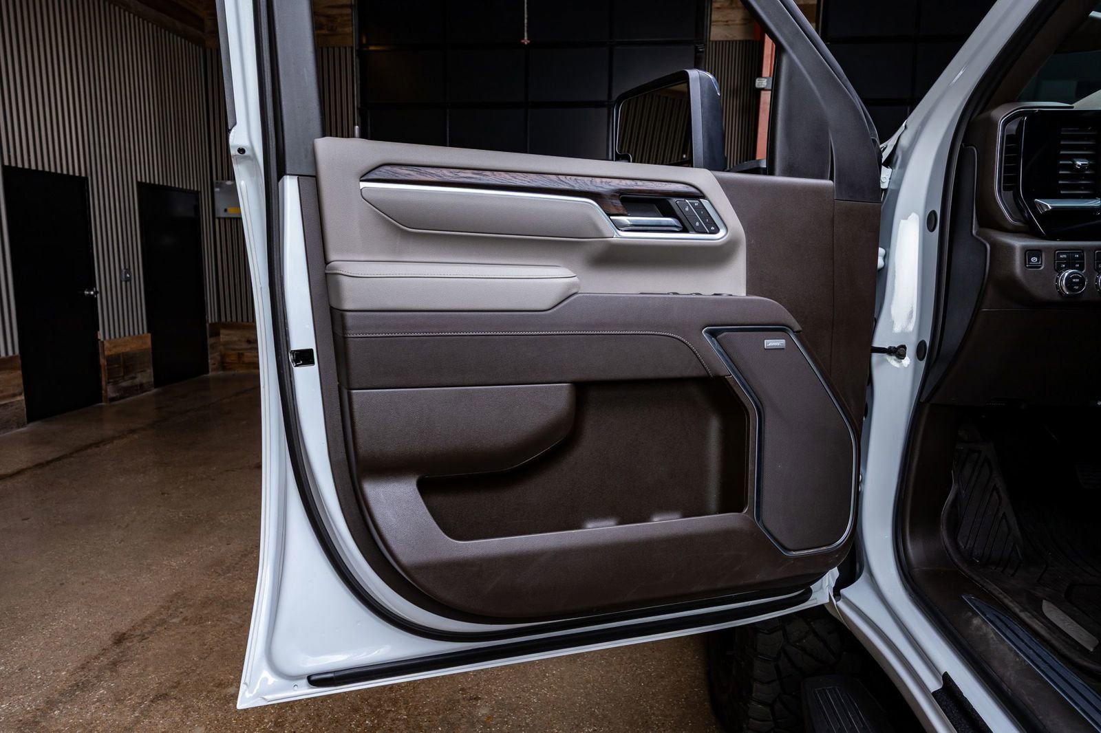 Used 2025 GMC Sierra 2500 SLT image 36