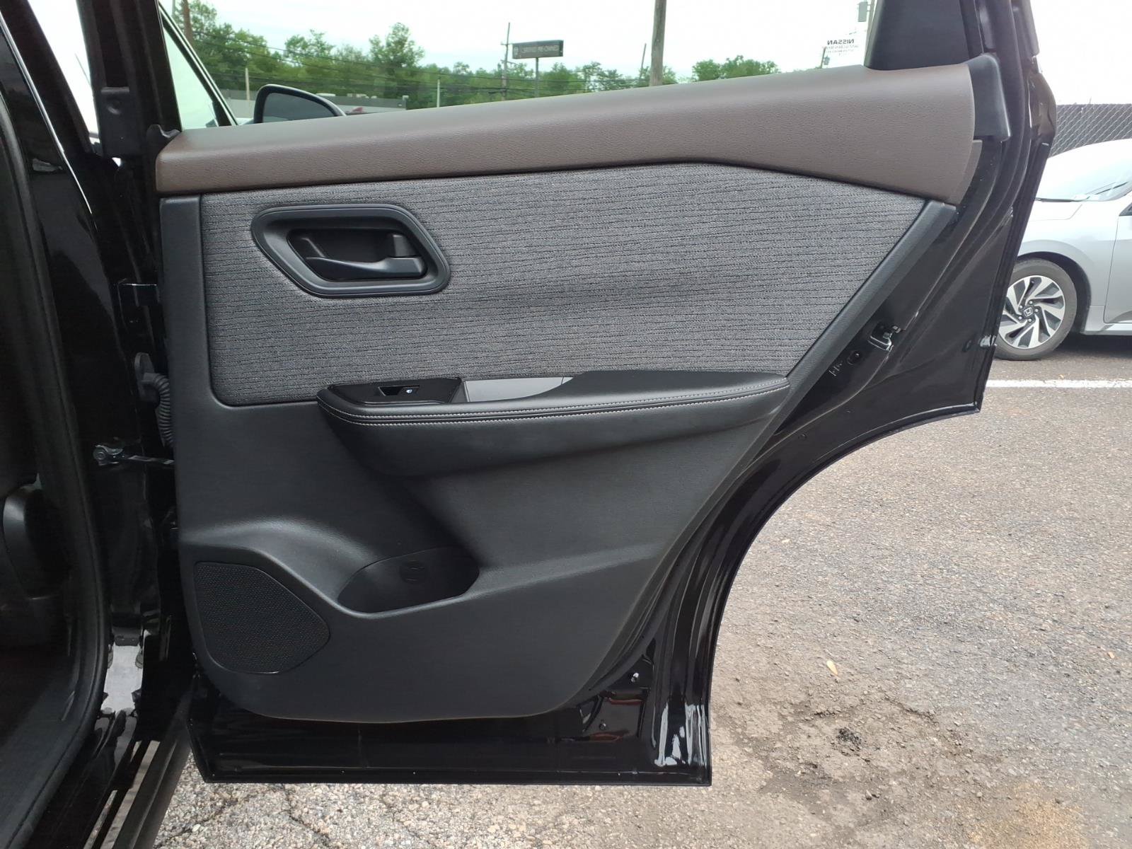 Used 2022 Nissan Rogue S AWD/4WD image 28