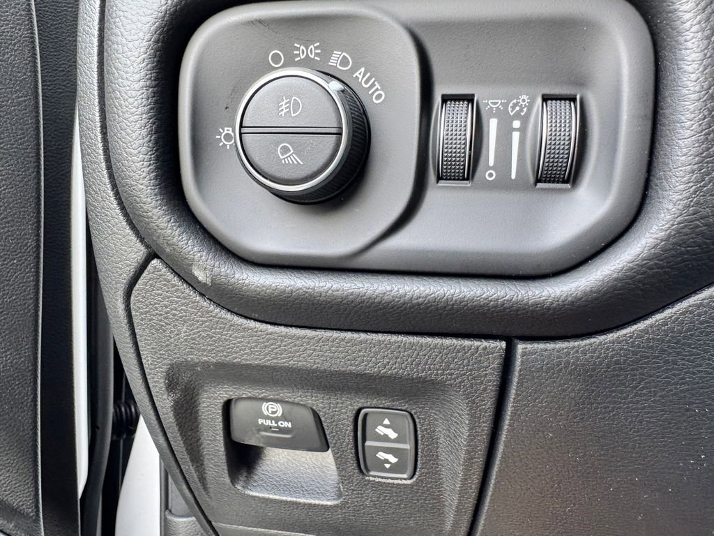 New 2026 RAM 1500 Laramie AWD/4WD image 24