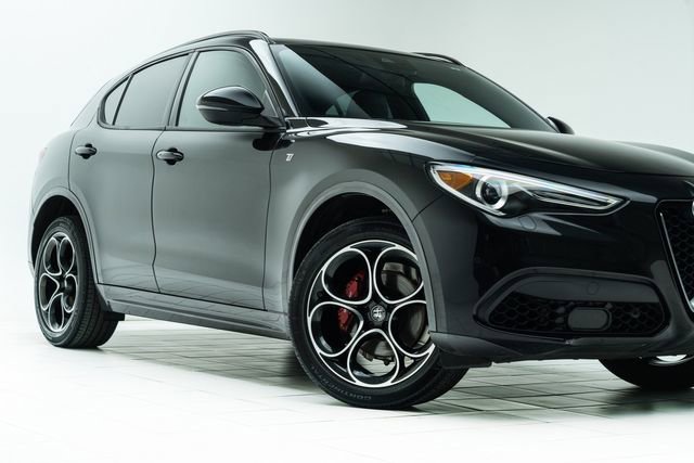 Used 2022 Alfa Romeo Stelvio Ti image 3