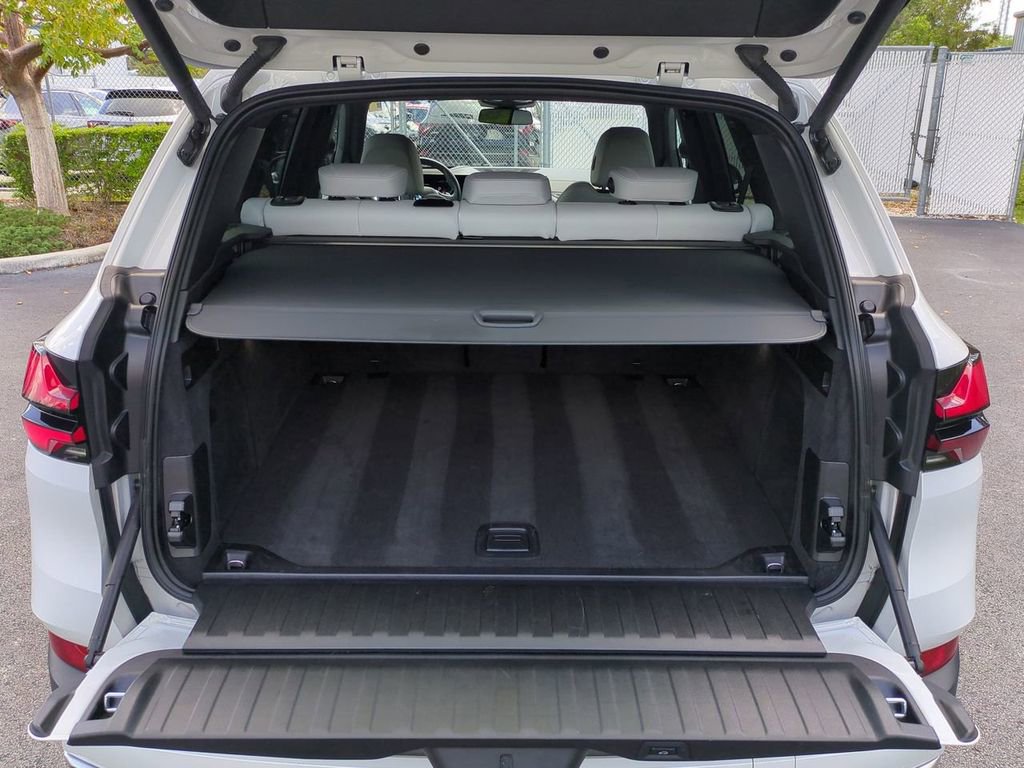 Used 2024 BMW X5 sDrive40i w/ Premium Package image 13