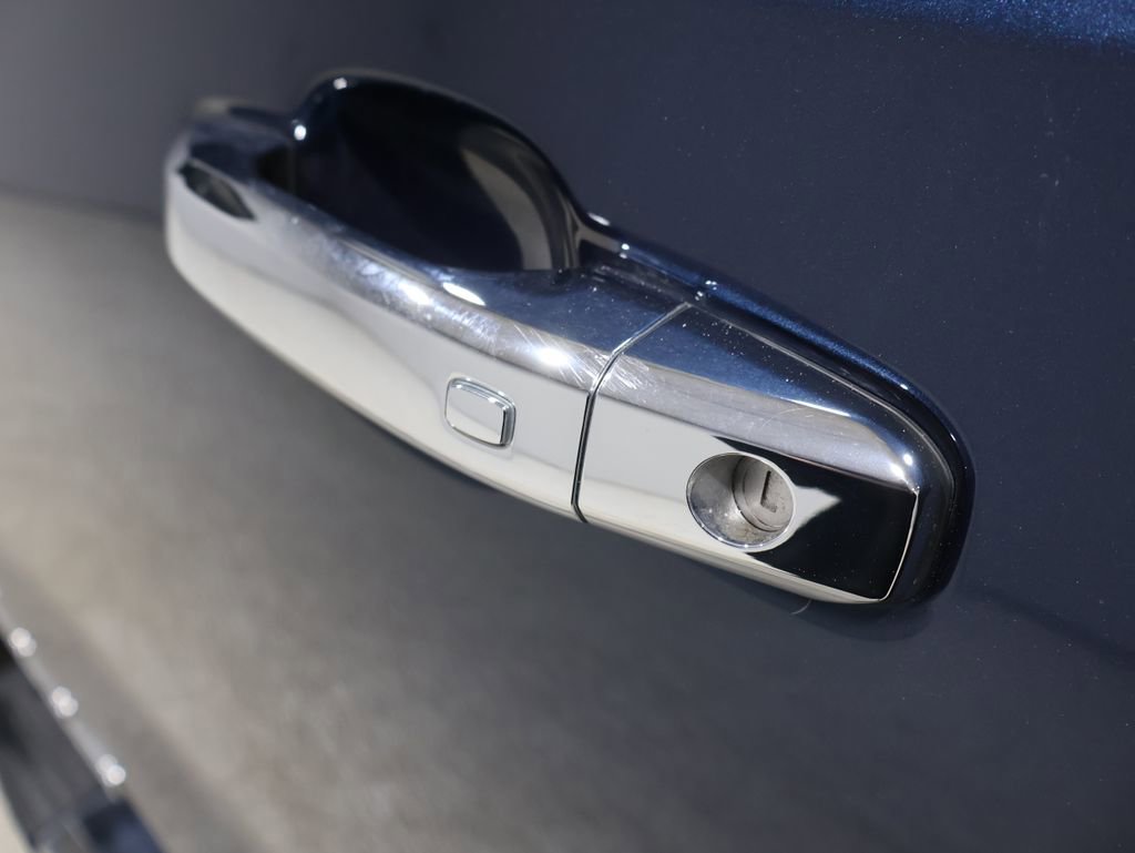 Used 2020 GMC Sierra 1500 SLT w/ SLT Premium Plus Package image 11