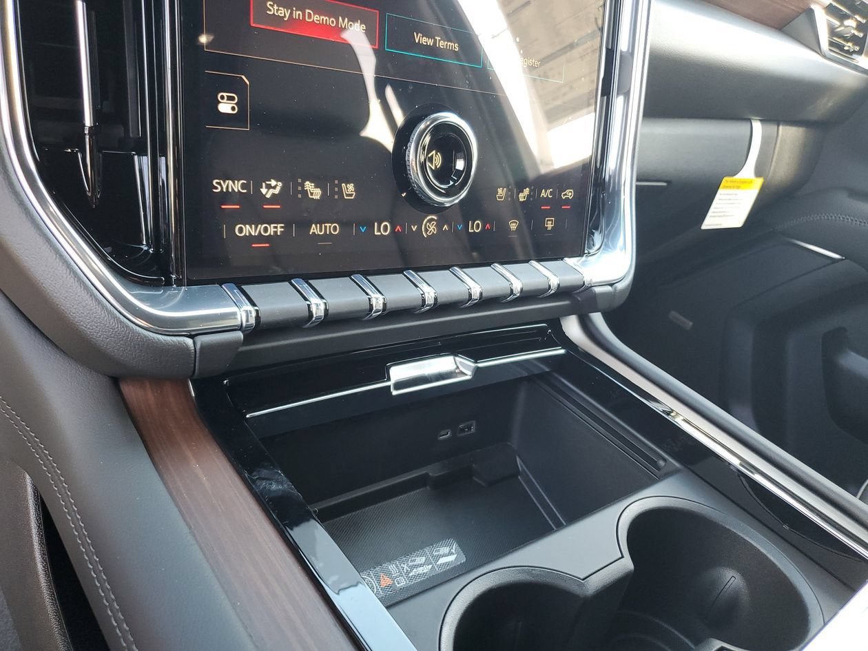 New 2026 GMC Yukon XL Denali w/ Denali Reserve Package AWD/4WD image 23