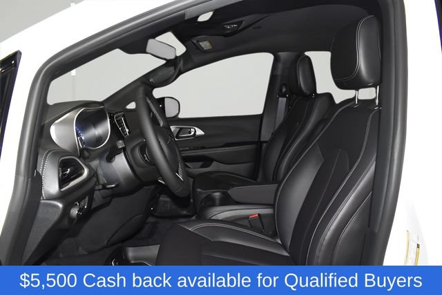 New 2026 Chrysler Pacifica Select FWD image 12