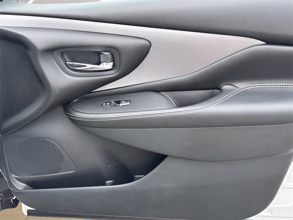 Used 2021 Nissan Murano SL w/ SL Moonroof Package image 16