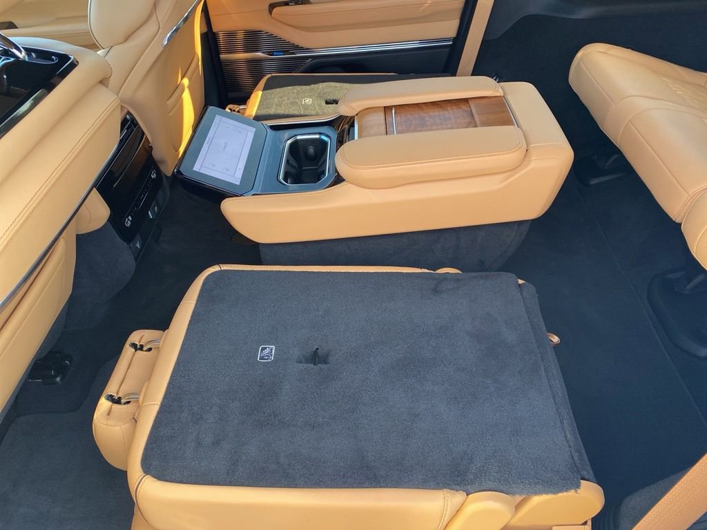 Used 2022 Jeep Grand Wagoneer Series III image 44