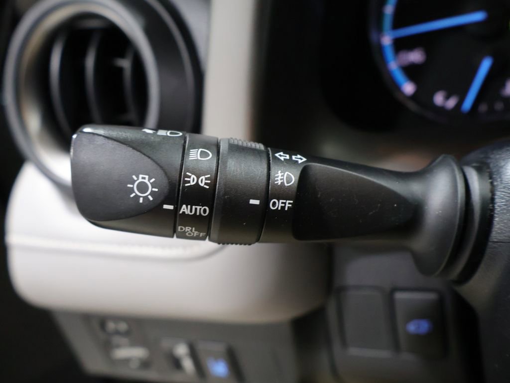 Used 2018 Toyota RAV4 XLE w/ Convenience Package image 35