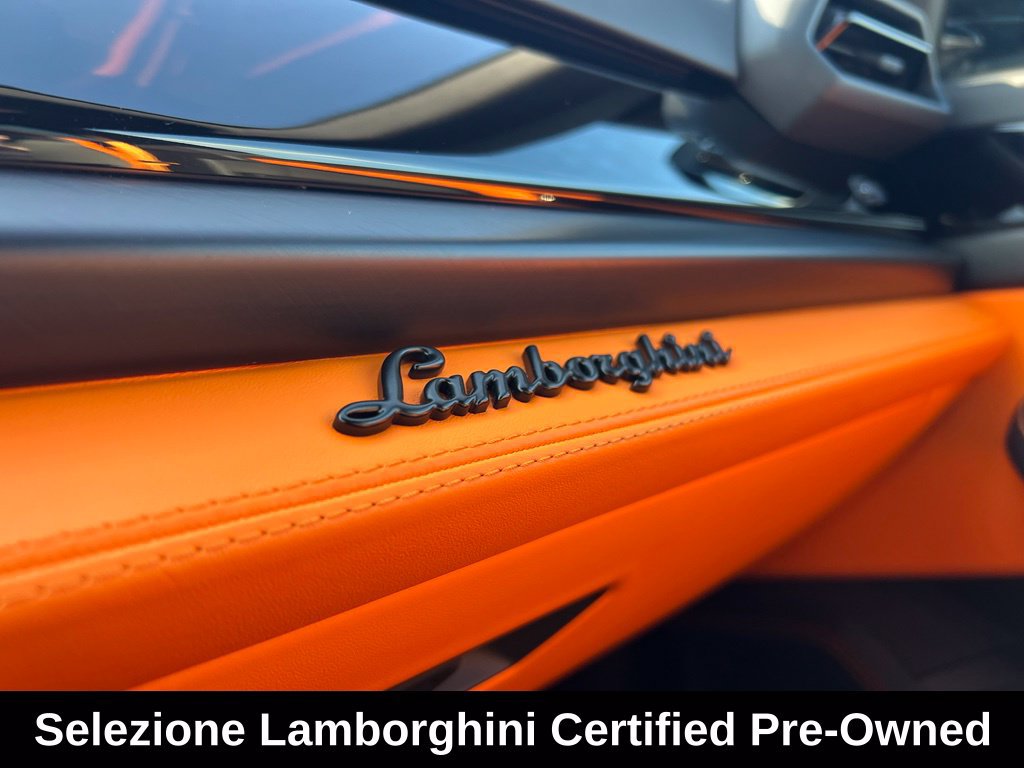 Used 2025 Lamborghini Urus SE AWD/4WD image 35