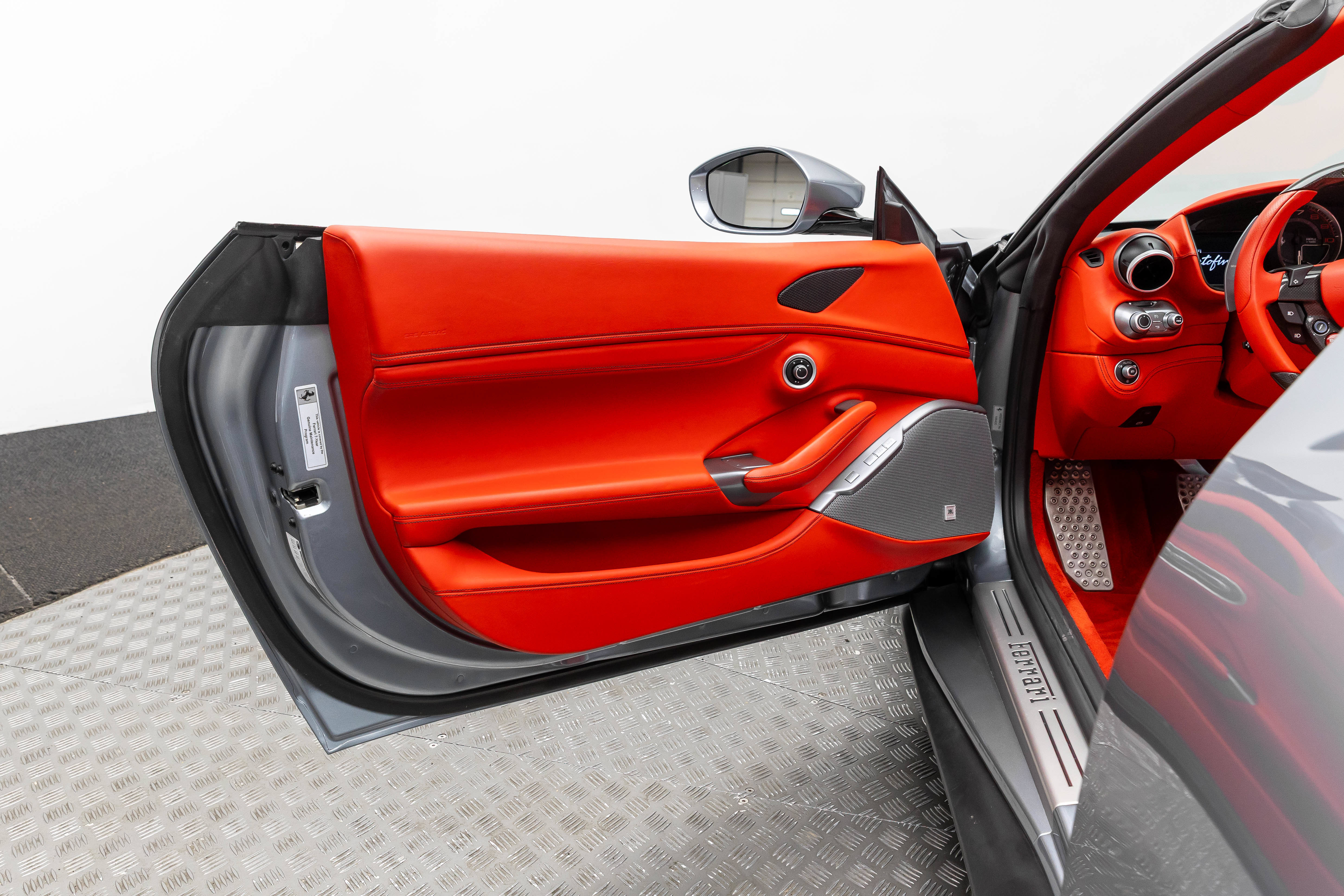 Certified 2019 Ferrari Portofino RWD image 12