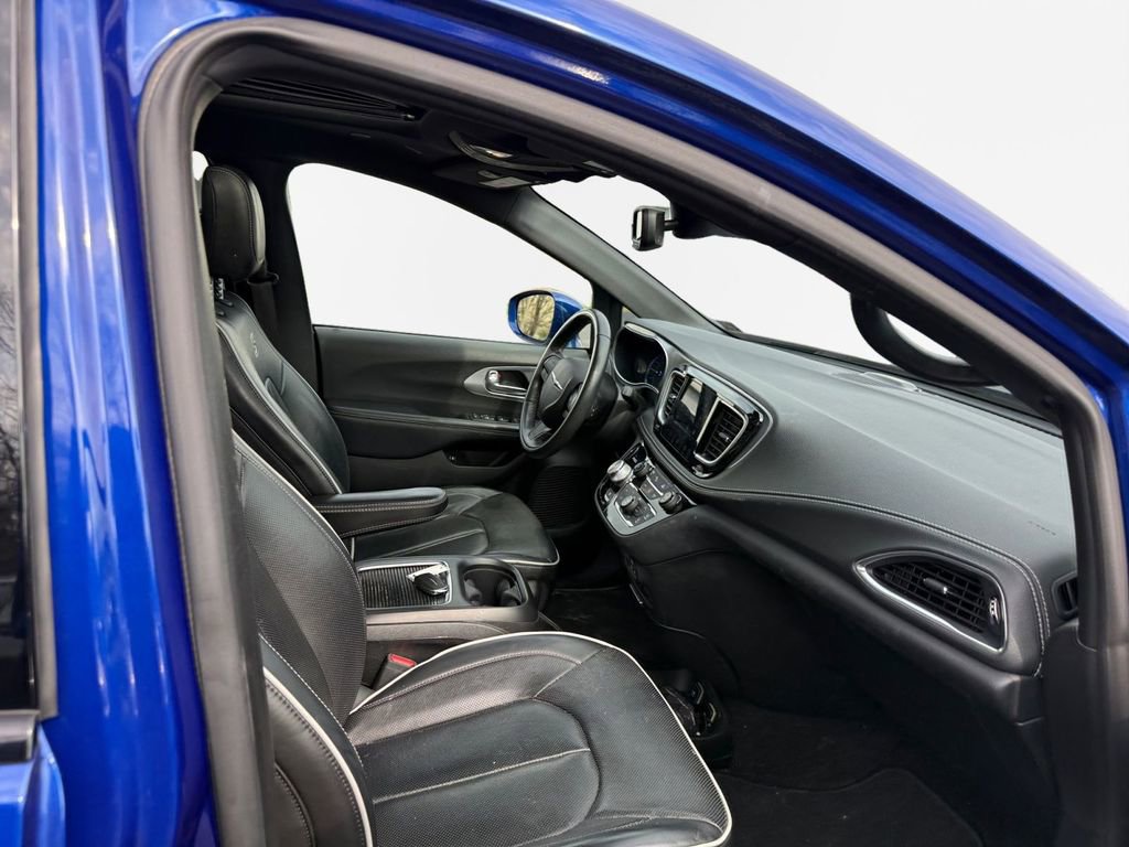 Used 2020 Chrysler Pacifica Limited w/ Advanced Safetytec Group image 31