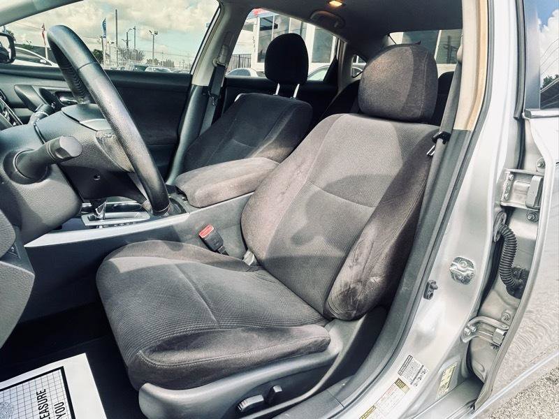 Used 2013 Nissan Altima 2.5 SV FWD image 10
