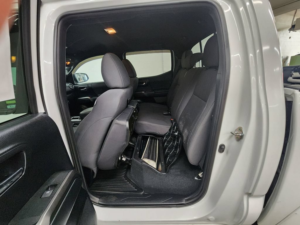 Used 2018 Toyota Tacoma TRD Sport w/ Exterior Package AWD/4WD image 26