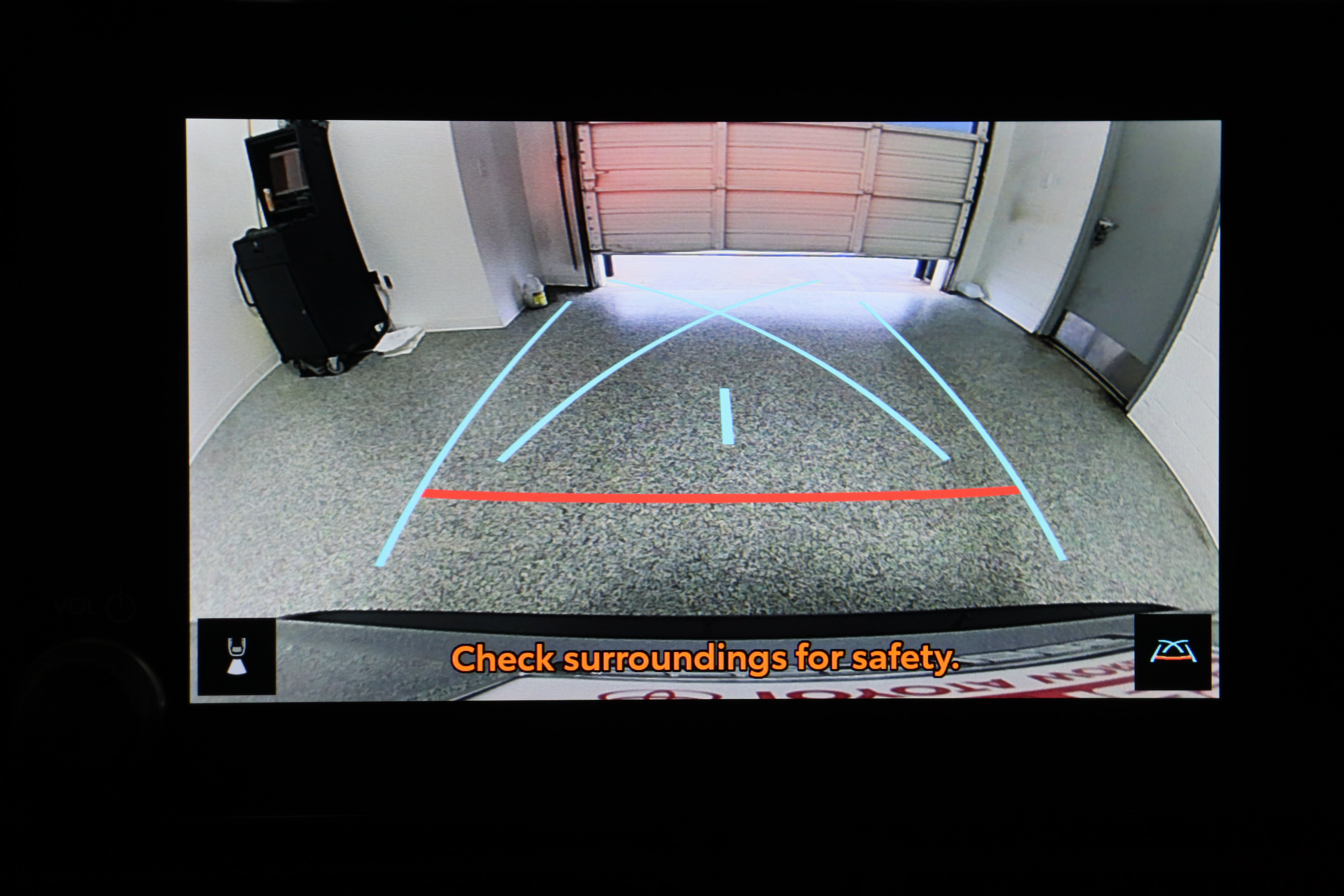 Used 2025 Toyota RAV4 XLE FWD image 21