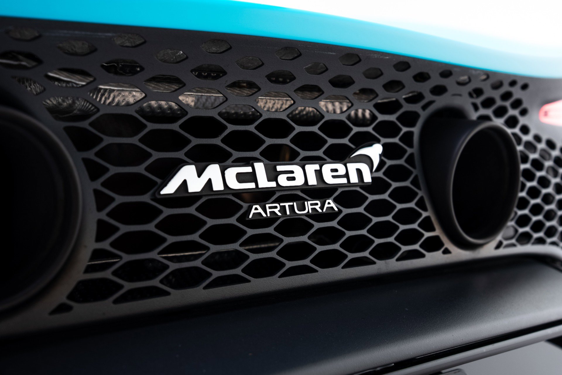 Used 2023 McLaren Artura image 28