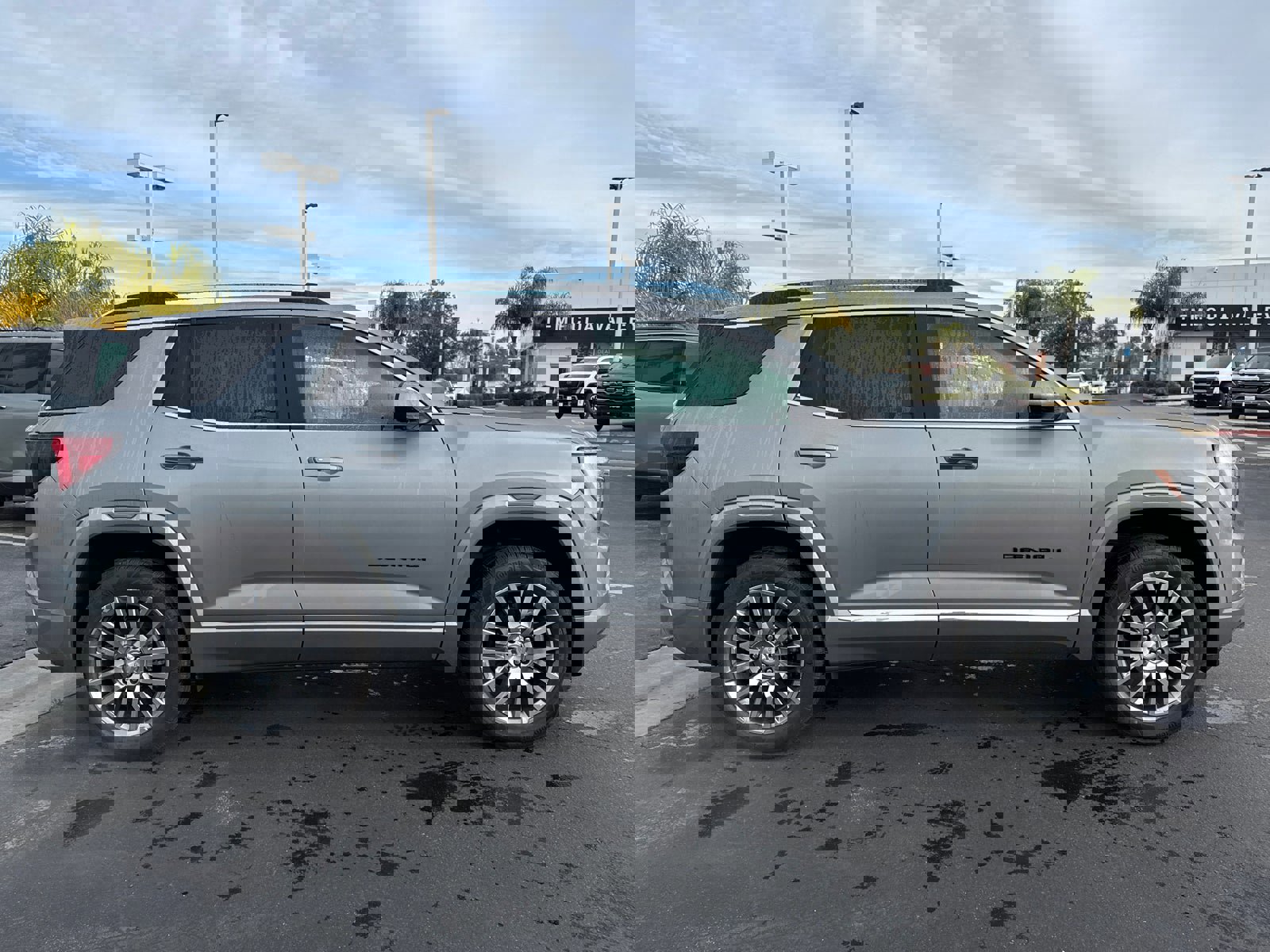 Used 2026 GMC Terrain Denali w/ LPO, Black Badging Package image 7