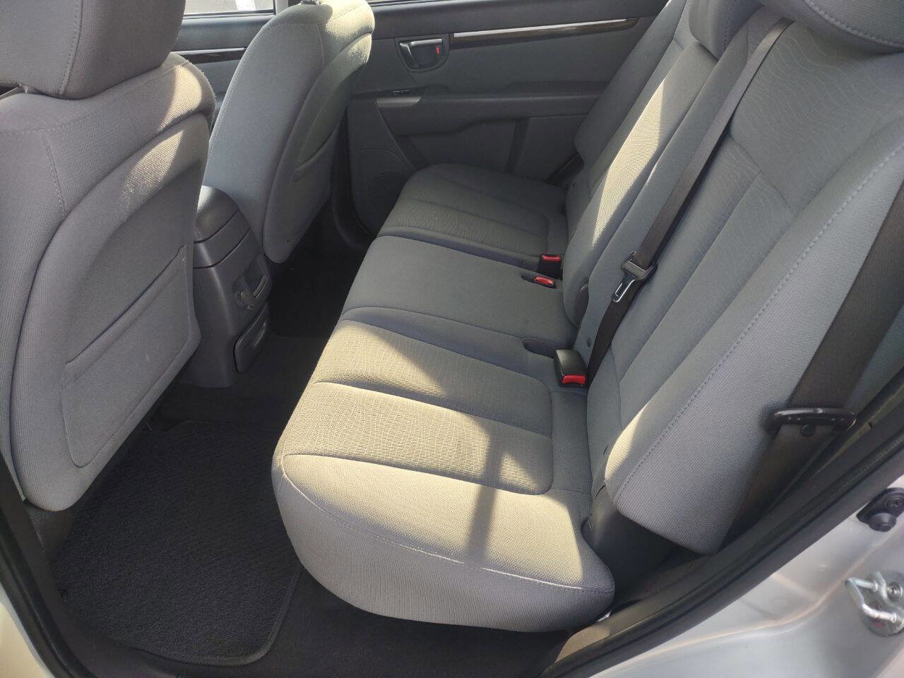 Used 2012 Hyundai Santa Fe GLS image 17