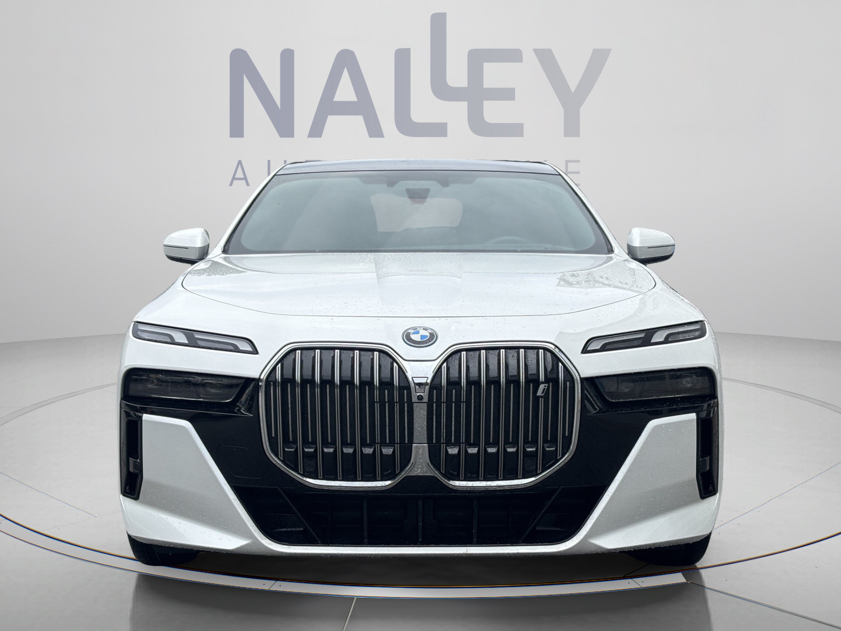 Certified 2024 BMW i7 eDrive50 w/ M Sport Package RWD image 6