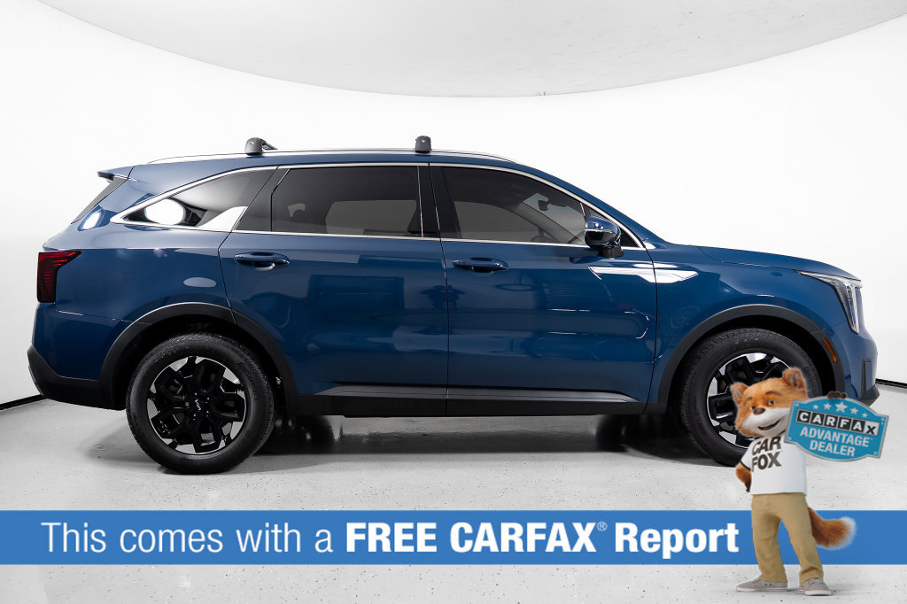 Used 2025 Kia Sorento S w/ Panoramic Sunroof Package FWD image 3