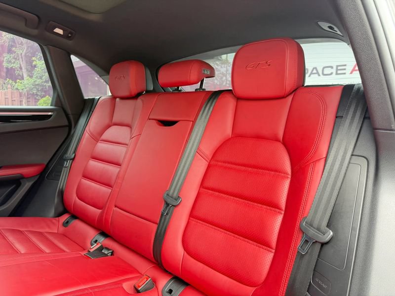 Used 2017 Porsche Macan GTS AWD/4WD image 18