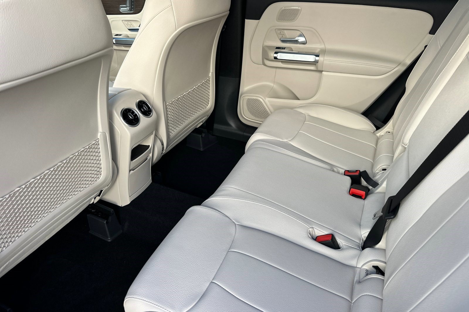 New 2026 Mercedes-Benz GLB 250 image 21