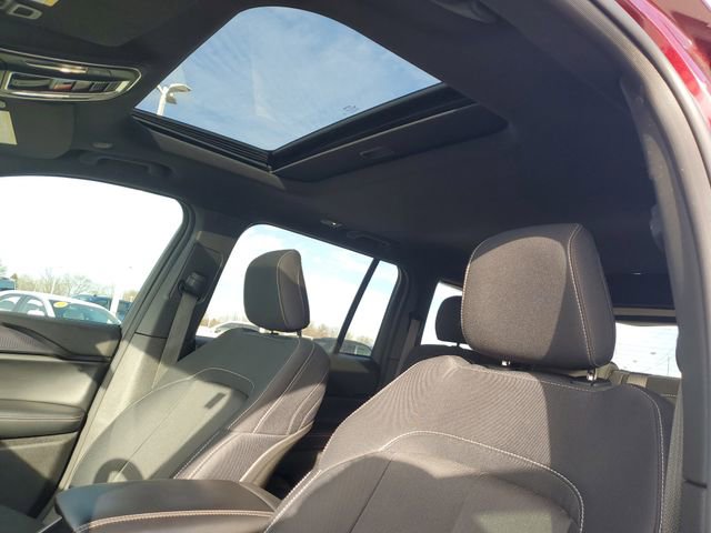 Used 2025 Jeep Grand Cherokee Laredo X image 19