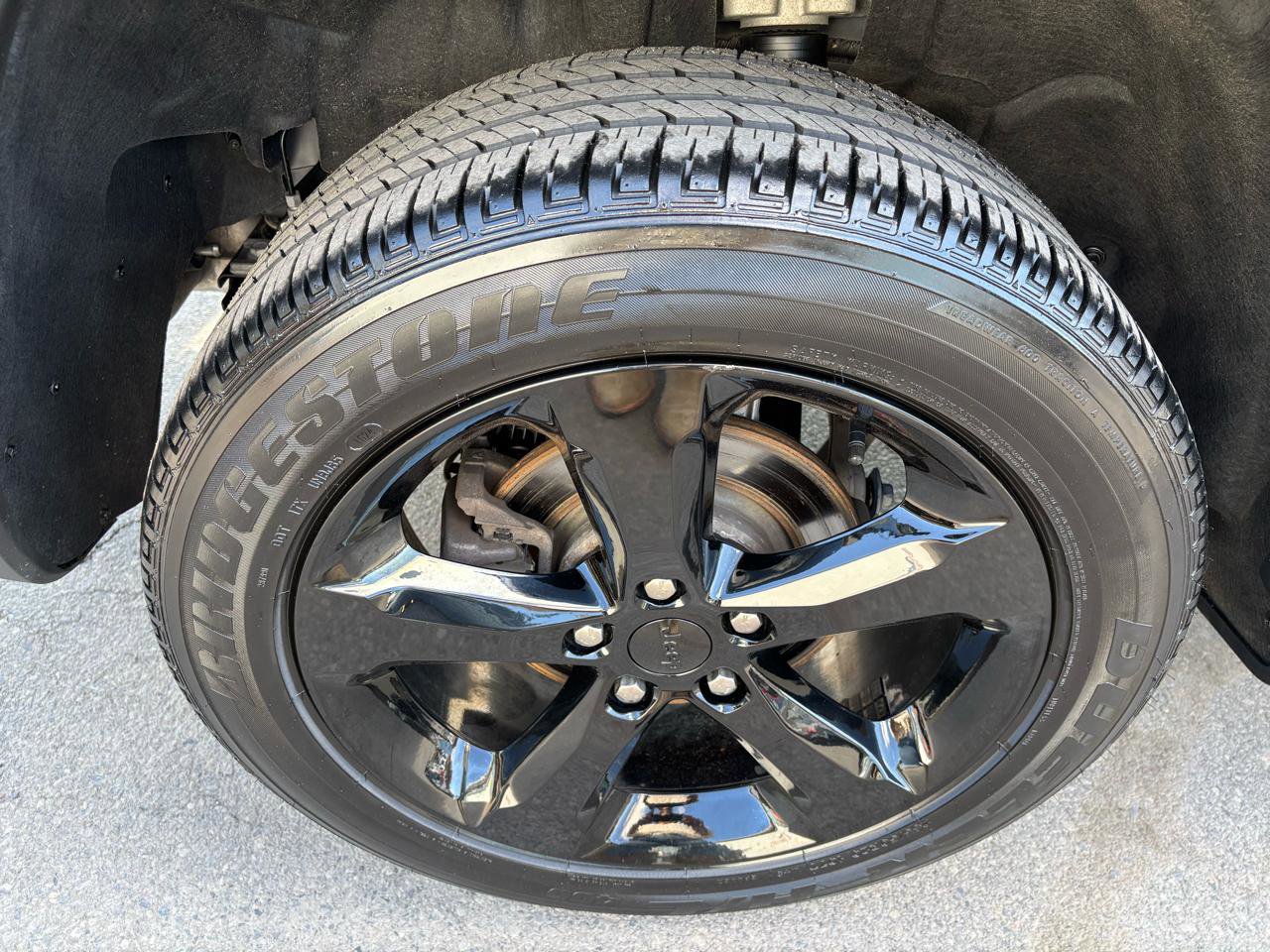 Used 2024 Jeep Grand Cherokee Altitude AWD/4WD image 9