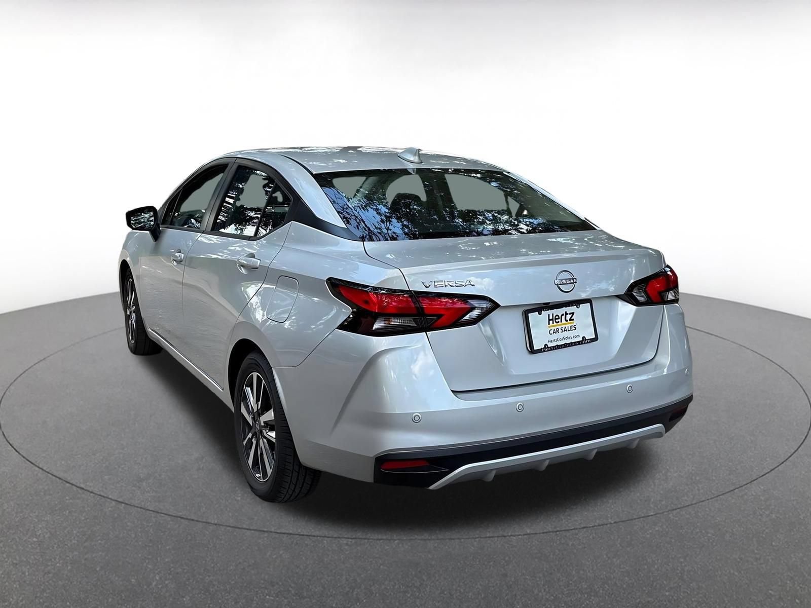 Used 2025 Nissan Versa SV FWD image 12