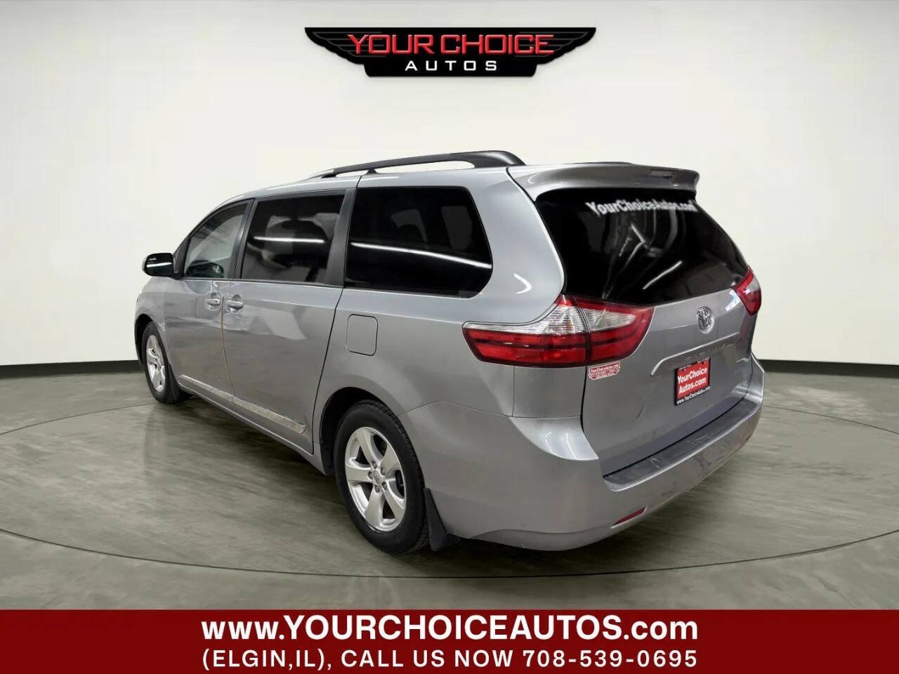 Used 2015 Toyota Sienna LE FWD image 3