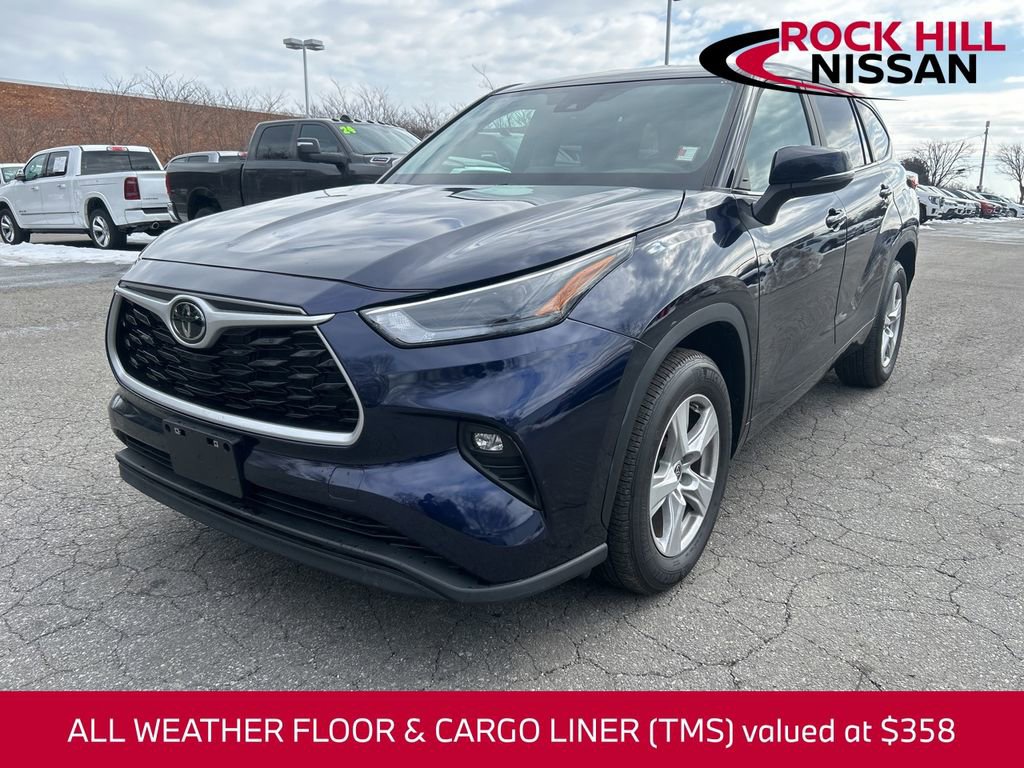 Used 2023 Toyota Highlander LE image 1