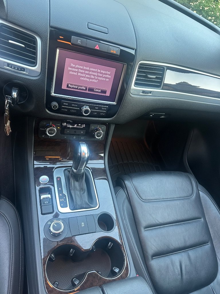 Used 2013 Volkswagen Touareg Executive AWD/4WD image 21