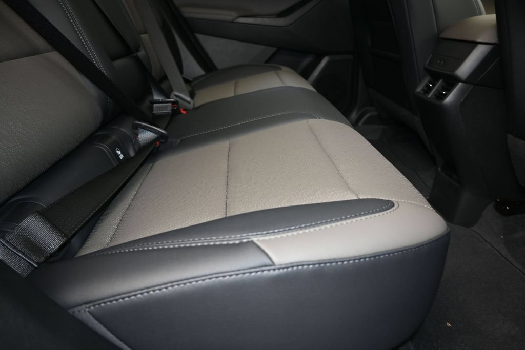 New 2027 Chevrolet Equinox LT w/ Convenience Package II FWD image 22