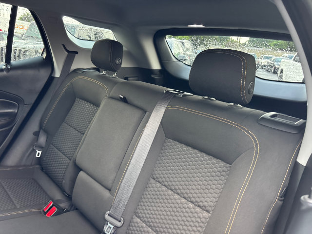Used 2020 GMC Terrain SLE w/ Driver Convenience Package FWD image 8