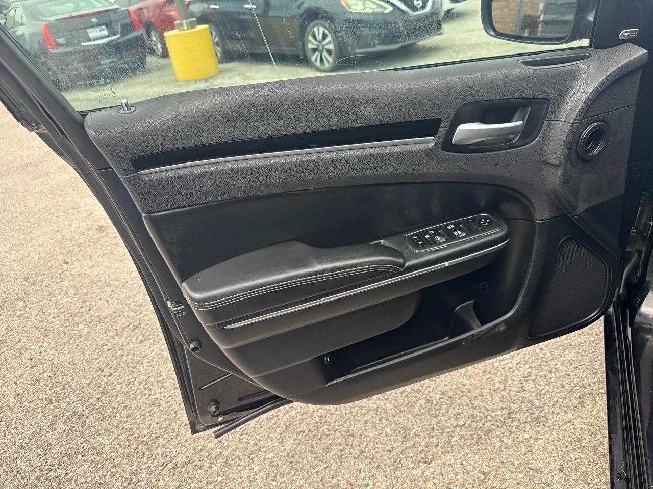 Used 2018 Chrysler 300 S RWD image 11