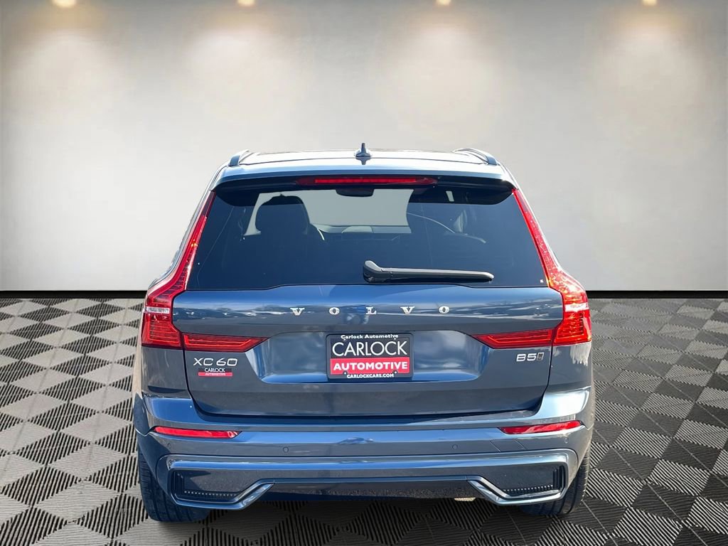 Used 2022 Volvo XC60 B5 R-Design w/ Climate Package image 4