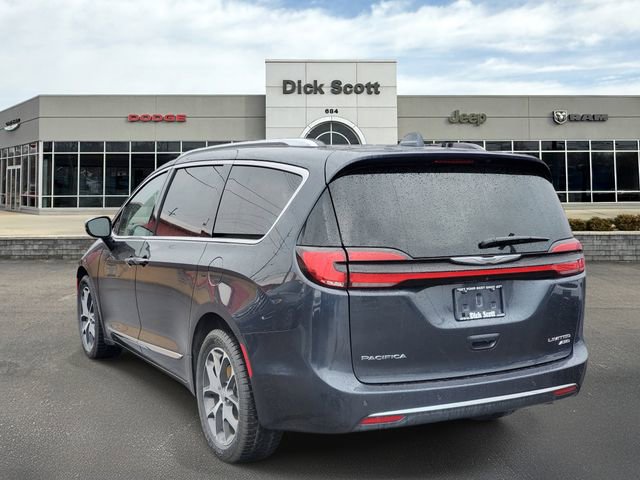 Used 2021 Chrysler Pacifica Limited image 3