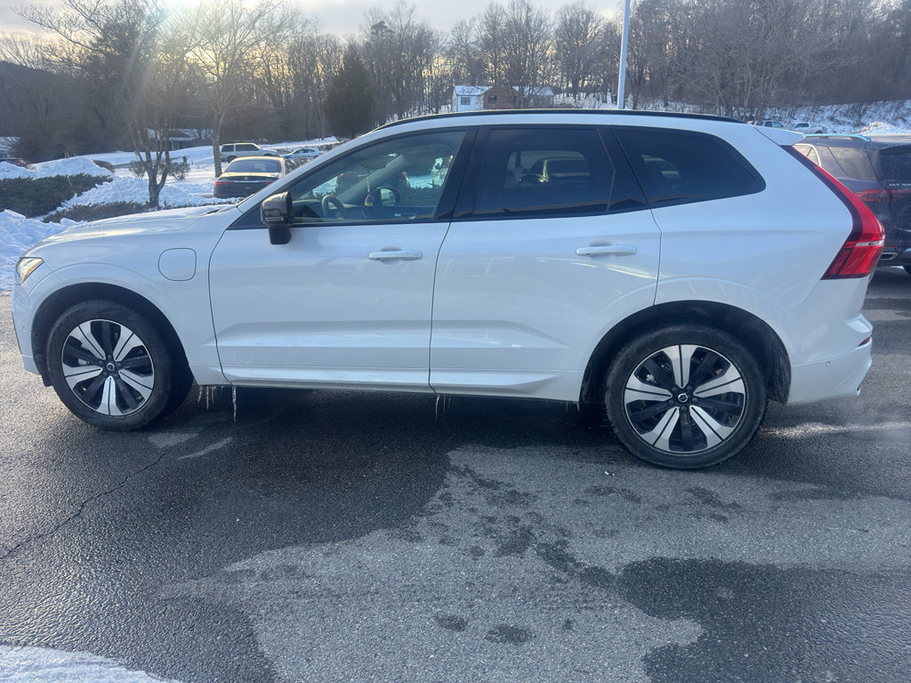 Used 2024 Volvo XC60 T8 Plus w/ Climate Package image 3