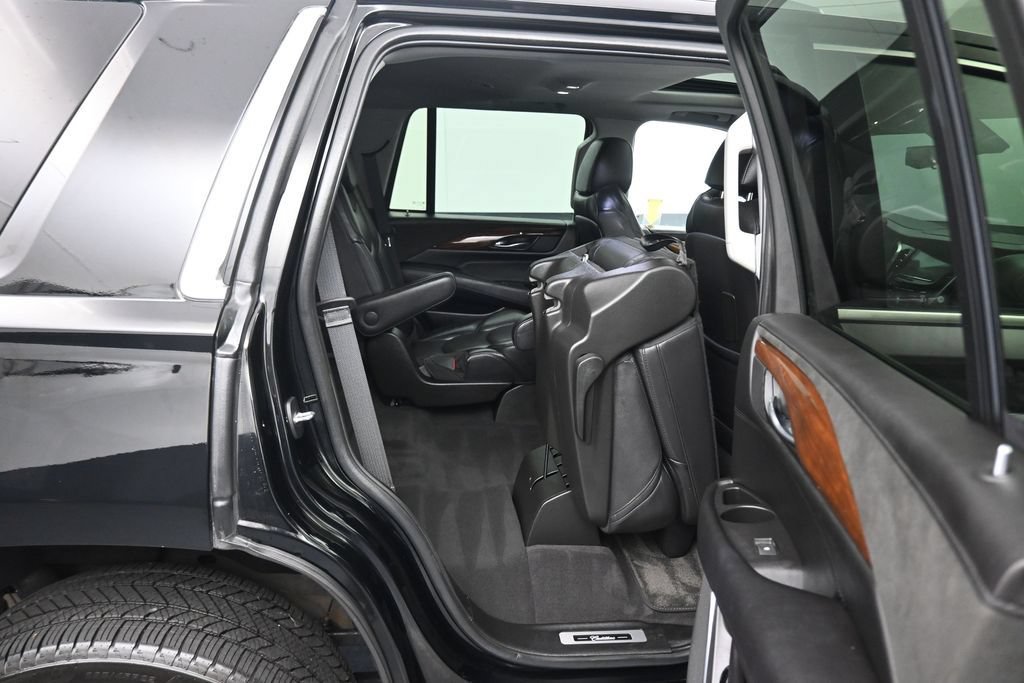 Used 2020 Cadillac Escalade Luxury w/ LPO, Radiant Package AWD/4WD image 48