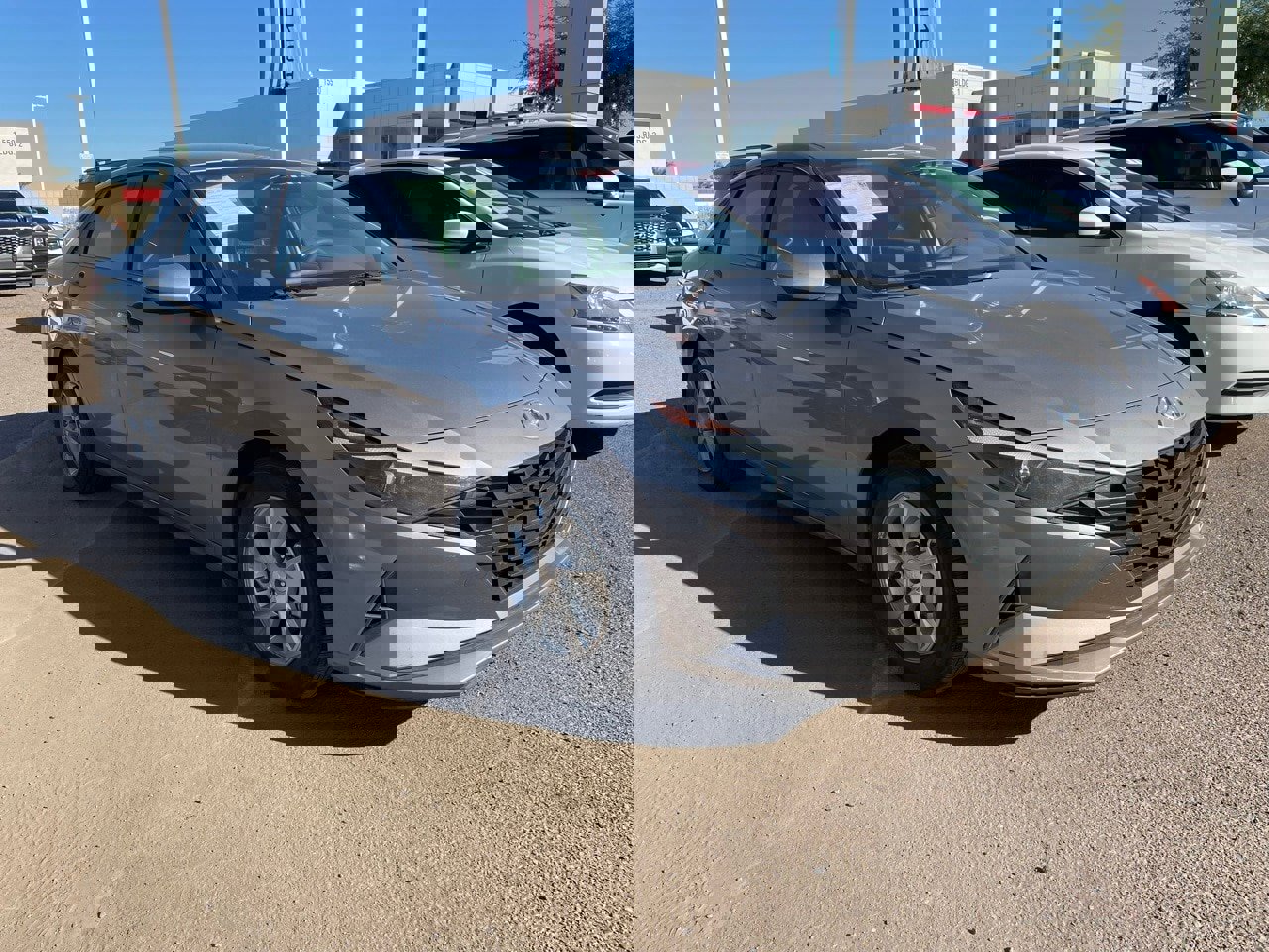 Used 2023 Hyundai Elantra SE w/ Cargo Package