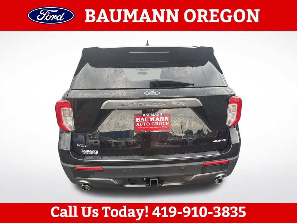 Used 2023 Ford Explorer XLT w/ Equipment Group 202A AWD/4WD image 4