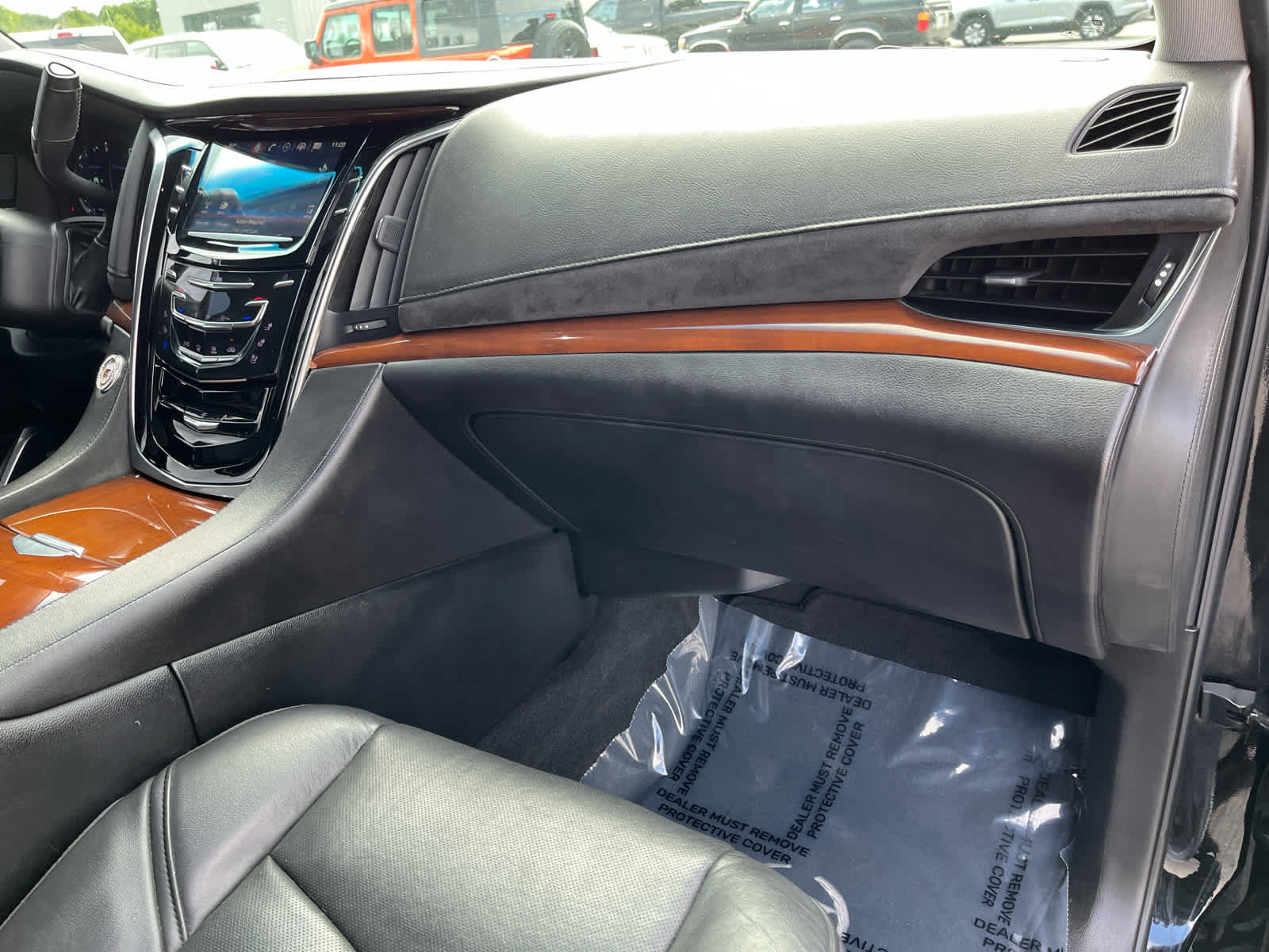 Used 2018 Cadillac Escalade 4WD image 30