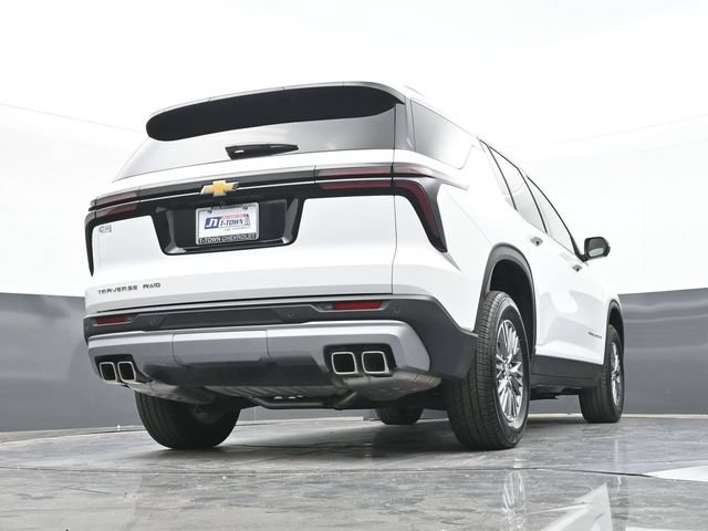 Used 2025 Chevrolet Traverse LT w/ Driver Confidence Package AWD/4WD image 48