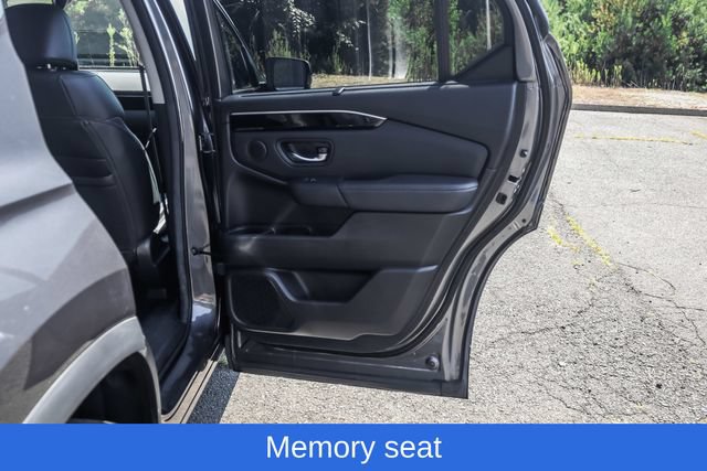 Used 2025 Honda Pilot EX-L image 19