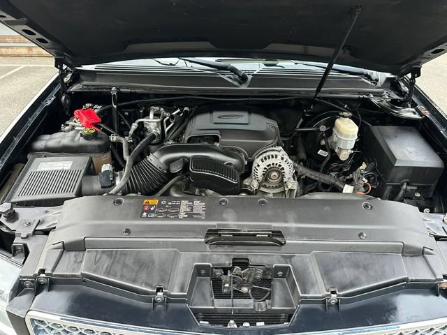 Used 2013 Chevrolet Tahoe LTZ AWD/4WD image 21