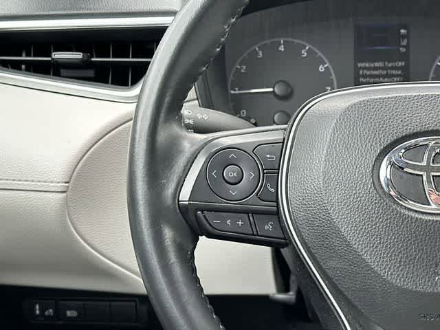 Used 2023 Toyota Corolla Cross LE AWD/4WD image 8
